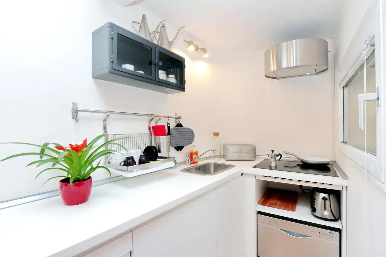 Colosseum Stylish Apartment Rome Italy
